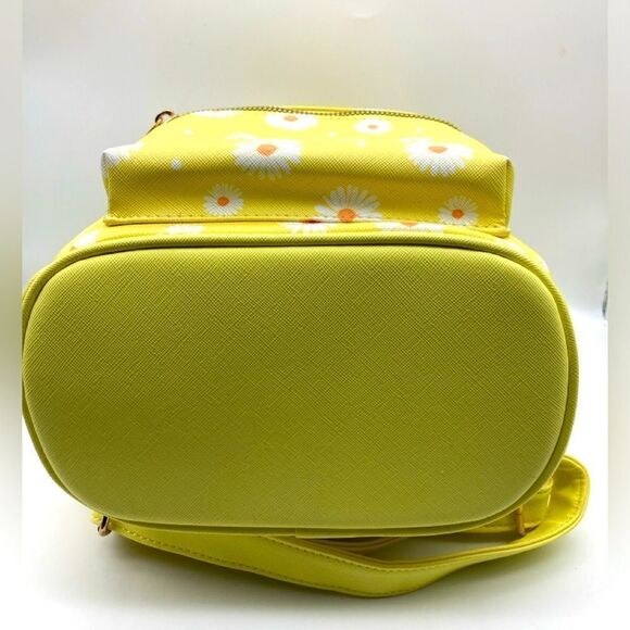 LD Like Dreams Women’s Lemon Yellow Daisy Backpack NWOT - Picture 5 of 10